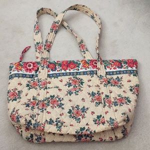 Vera Bradley pirse
